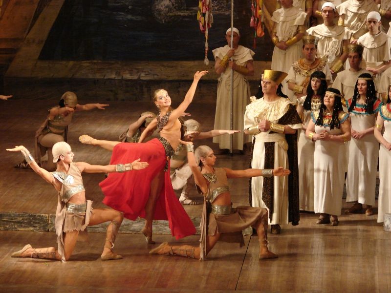 Ballet and Opera in G. Verdi's Aida